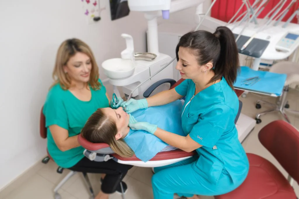 Medicină dentară responsabilă și centrată pe om